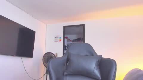 JBrooksXx online show from September 21, 7:26 pm