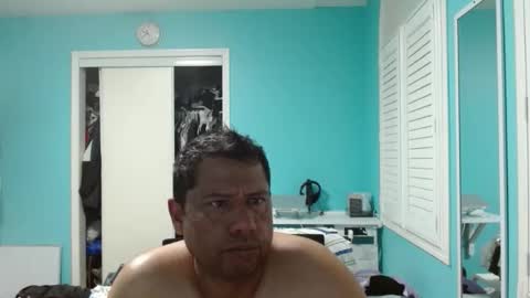 Snapshot of jassim82 chatting on May 5, 2:41 am jassim82 online show from May 5, 2:41 am