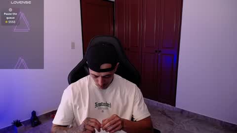 JKing  online show from April 6, 10:44 pm