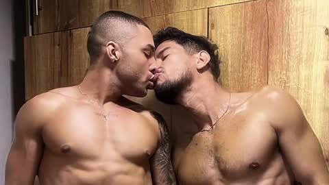 Snapshot of javiercarrera222 chatting on February 16, 1:47 am Javier online show from February 16, 1:47 am