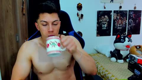 Snapshot of javiersexymann chatting on December 2, 8:55 pm Javier online show from December 2, 8:55 pm