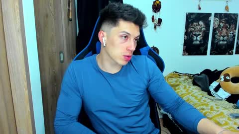 Snapshot of javiersexymann chatting on December 23, 2:35 am Javier online show from December 23, 2:35 am