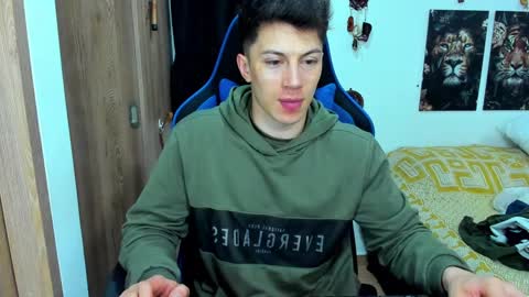 Snapshot of javiersexymann chatting on December 29, 3:22 am Javier online show from December 29, 3:22 am