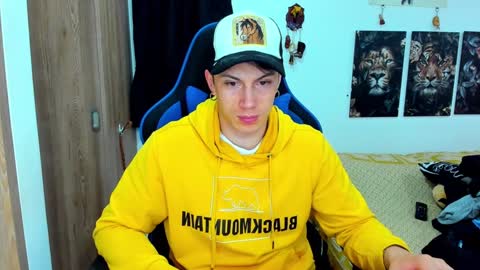 Snapshot of javiersexymann chatting on January 14, 10:34 pm Javier online show from January 14, 10:34 pm