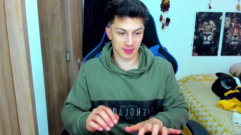 Snapshot of javiersexymann chatting on January 20, 8:40 pm Javier online show from January 20, 8:40 pm