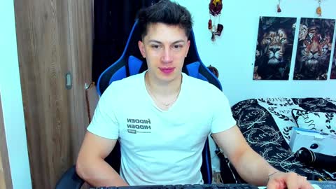 Snapshot of javiersexymann chatting on January 22, 4:55 pm Javier online show from January 22, 4:55 pm