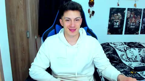 Snapshot of javiersexymann chatting on January 22, 7:56 pm Javier online show from January 22, 7:56 pm