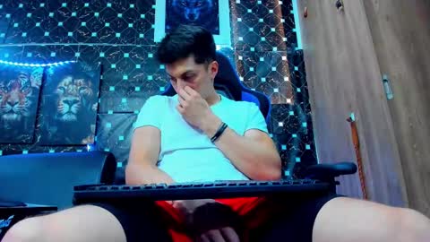 Snapshot of javiersexymann chatting on September 10, 6:52 pm Javier online show from September 10, 6:52 pm