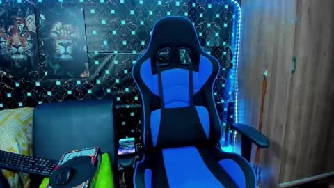 Snapshot of javiersexymann chatting on September 29, 2:06 am Javier online show from September 29, 2:06 am