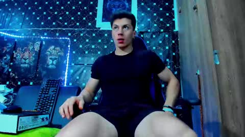 Snapshot of javiersexymann chatting on October 6, 11:35 pm Javier online show from October 6, 11:35 pm