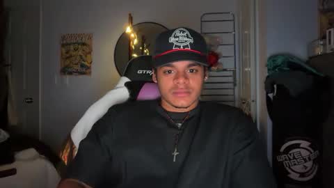 Snapshot of javiricorich chatting on October 27, 8:18 am javiSdick online show from October 27, 8:18 am