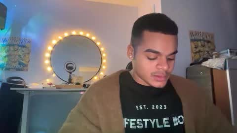 Snapshot of javiricorich chatting on November 12, 12:33 am javiSdick online show from November 12, 12:33 am