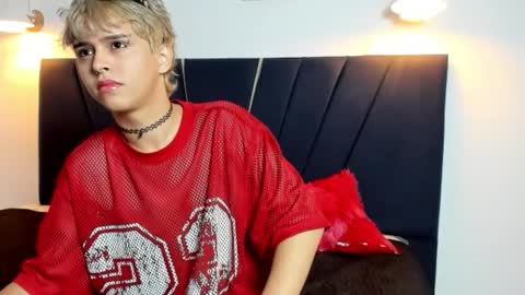 Snapshot of jaxson_cum chatting on November 12, 2:06 pm jaxson_cum online show from November 12, 2:06 pm