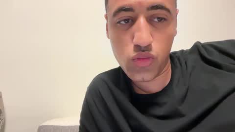 Snapshot of jay699510854 chatting on February 8, 12:50 pm jay699510854 online show from February 8, 12:50 pm