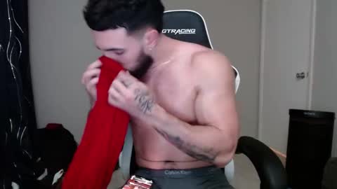 Snapshot of jay_slayz chatting on December 3, 3:47 am jay_slayz online show from December 3, 3:47 am