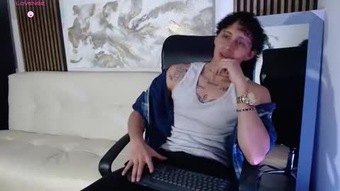 Snapshot of jay_taylor1_ chatting on March 1, 2:57 am jay_taylor1_ online show from March 1, 2:57 am