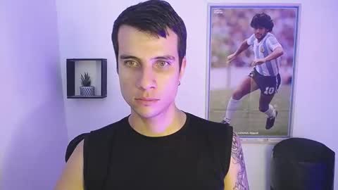 Snapshot of jayalvarrez_ chatting on December 5, 11:40 pm Jay Alvarrez online show from December 5, 11:40 pm