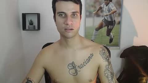 Snapshot of jayalvarrez_ chatting on December 10, 9:54 pm Jay Alvarrez online show from December 10, 9:54 pm