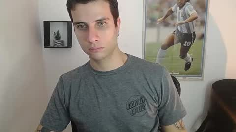 Snapshot of jayalvarrez_ chatting on December 11, 6:09 pm Jay Alvarrez online show from December 11, 6:09 pm