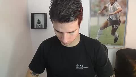 Snapshot of jayalvarrez_ chatting on December 12, 5:04 pm Jay Alvarrez online show from December 12, 5:04 pm