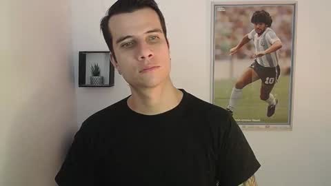 Snapshot of jayalvarrez_ chatting on December 19, 7:51 pm Jay Alvarrez online show from December 19, 7:51 pm