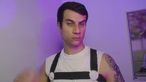 Snapshot of jayalvarrez_ chatting on December 27, 8:07 pm Jay Alvarrez online show from December 27, 8:07 pm