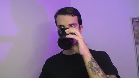 Snapshot of jayalvarrez_ chatting on December 30, 6:05 pm Jay Alvarrez online show from December 30, 6:05 pm