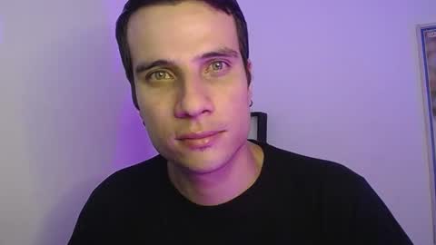 Snapshot of jayalvarrez_ chatting on December 31, 5:40 pm Jay Alvarrez online show from December 31, 5:40 pm