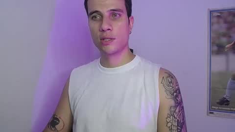 Snapshot of jayalvarrez_ chatting on January 9, 8:55 pm Jay Alvarrez online show from January 9, 8:55 pm