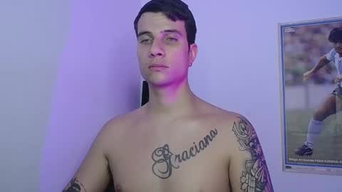 Snapshot of jayalvarrez_ chatting on January 10, 9:20 pm Jay Alvarrez online show from January 10, 9:20 pm