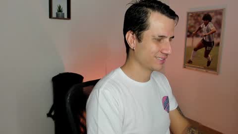 Snapshot of jayalvarrez_ chatting on February 2, 8:41 pm Jay Alvarrez online show from February 2, 8:41 pm