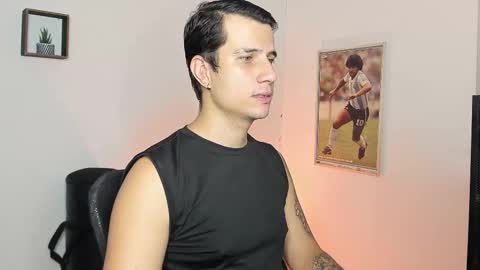 Snapshot of jayalvarrez_ chatting on February 13, 6:38 pm Jay Alvarrez online show from February 13, 6:38 pm