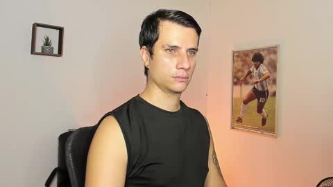 Snapshot of jayalvarrez_ chatting on February 13, 9:49 pm Jay Alvarrez online show from February 13, 9:49 pm