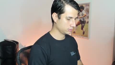 Snapshot of jayalvarrez_ chatting on February 22, 7:14 pm Jay Alvarrez online show from February 22, 7:14 pm