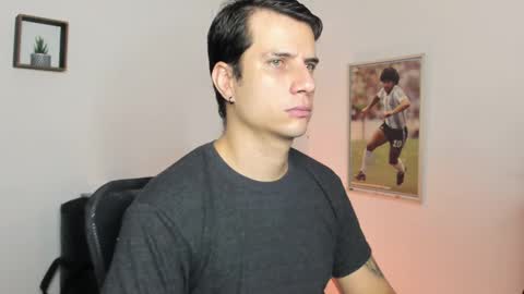 Snapshot of jayalvarrez_ chatting on February 26, 7:05 pm Jay Alvarrez online show from February 26, 7:05 pm