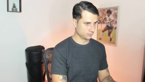 Snapshot of jayalvarrez_ chatting on March 8, 12:11 am Jay Alvarrez online show from March 8, 12:11 am