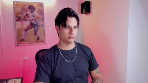 Snapshot of jayalvarrez_ chatting on September 29, 7:08 pm Jay Alvarrez online show from September 29, 7:08 pm