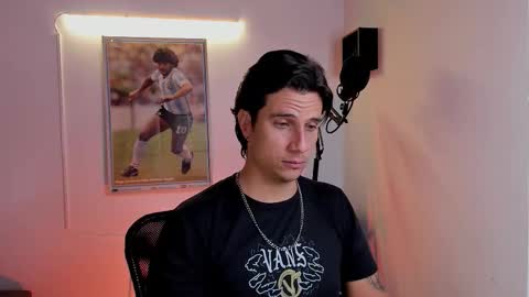 Snapshot of jayalvarrez_ chatting on October 18, 11:05 pm Jay Alvarrez online show from October 18, 11:05 pm