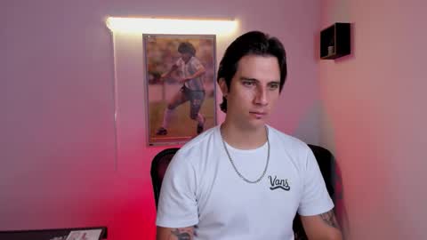 Snapshot of jayalvarrez_ chatting on November 27, 8:11 pm Jay Alvarrez online show from November 27, 8:11 pm