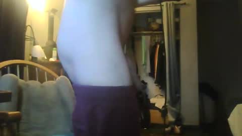 Snapshot of jaybrik92 chatting on October 18, 12:28 pm Jlio Delgauto online show from October 18, 12:28 pm