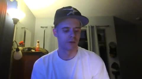 Snapshot of jaybrik92 chatting on April 29, 2:04 am Jlio Delgauto online show from April 29, 2:04 am