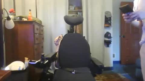 Snapshot of jaybrik92 chatting on April 29, 5:30 pm Jlio Delgauto online show from April 29, 5:30 pm