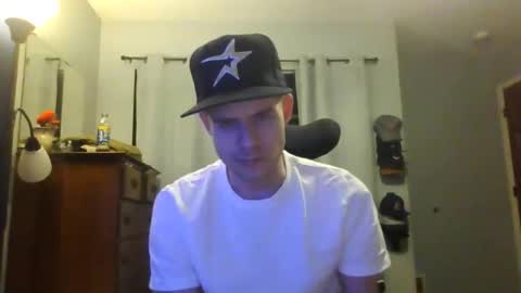 Snapshot of jaybrik92 chatting on May 3, 2:17 am Jlio Delgauto online show from May 3, 2:17 am