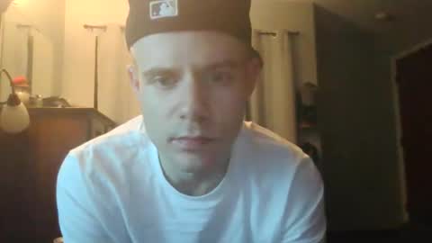 Snapshot of jaybrik92 chatting on May 6, 2:51 am Jlio Delgauto online show from May 6, 2:51 am