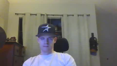 Snapshot of jaybrik92 chatting on August 2, 2:32 am Jlio Delgauto online show from August 2, 2:32 am