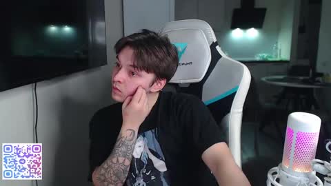 Jayce online show from April 1, 5:54 pm