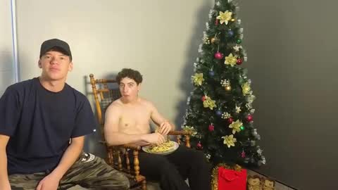 Snapshot of jaycex_69 chatting on December 23, 7:28 am THE HOUSE online show from December 23, 7:28 am