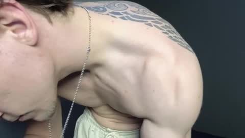 Snapshot of jaycex_69 chatting on January 1, 5:00 pm THE HOUSE online show from January 1, 5:00 pm