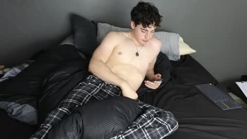 Snapshot of jaycex_69 chatting on January 3, 7:27 am THE HOUSE online show from January 3, 7:27 am