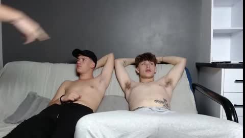 Snapshot of jaycex_69 chatting on January 17, 7:30 am THE HOUSE online show from January 17, 7:30 am